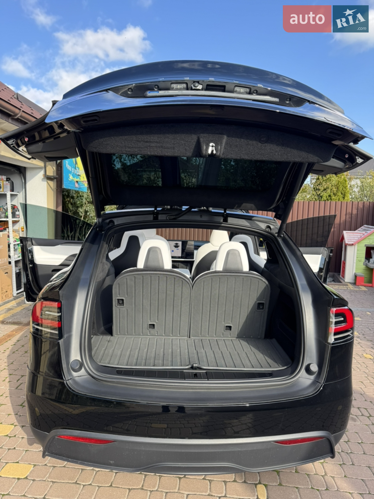 2023 Tesla Model X - мініатюра 18
