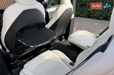 Позашляховик / Кросовер Tesla Model X 2023 в 