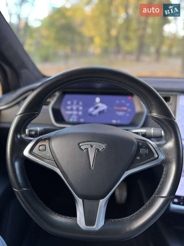 Позашляховик / Кросовер Tesla Model X 2017 в Броварах