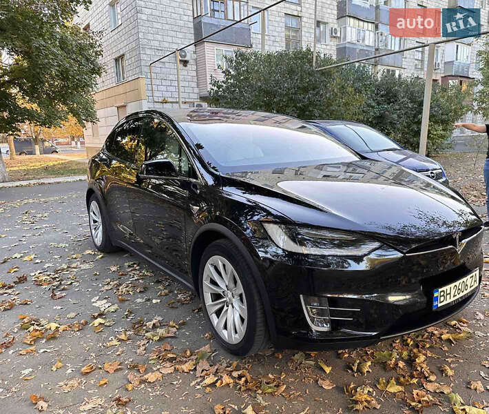 Позашляховик / Кросовер Tesla Model X 2017 в Ізмаїлі