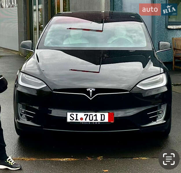 Позашляховик / Кросовер Tesla Model X 2017 в Ізмаїлі