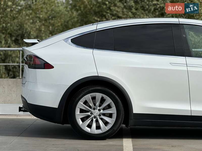 Позашляховик / Кросовер Tesla Model X 2017 в Білій Церкві