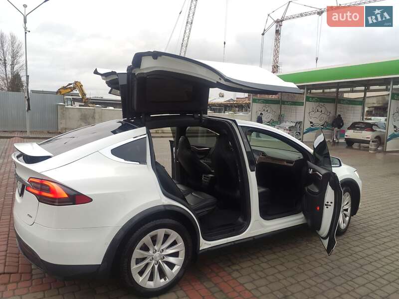Внедорожник / Кроссовер Tesla Model X 2018 в Ивано-Франковске