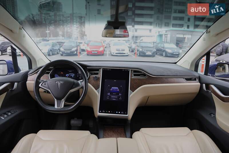 Позашляховик / Кросовер Tesla Model X 2017 в Харкові