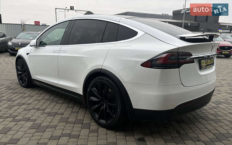 Позашляховик / Кросовер Tesla Model X 2019 в Мукачевому