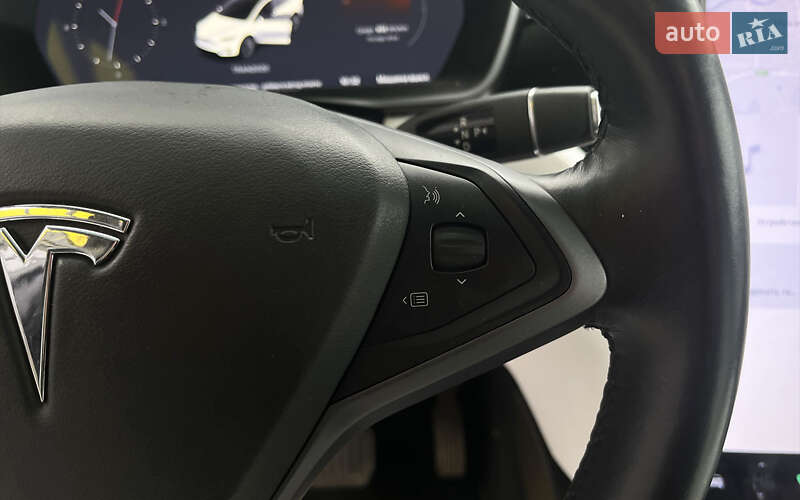 Позашляховик / Кросовер Tesla Model X 2019 в Мукачевому