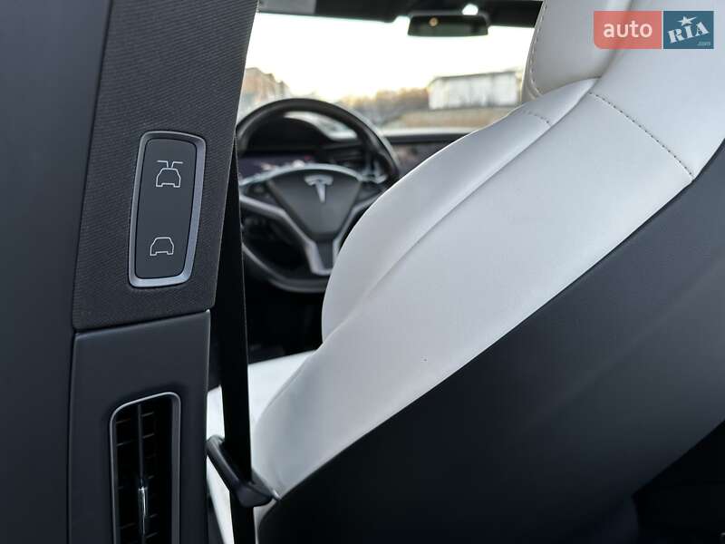 Внедорожник / Кроссовер Tesla Model X 2018 в Белой Церкви фото 10 Внедорожник / Кроссовер Tesla Model X 2018 в Белой Церкви