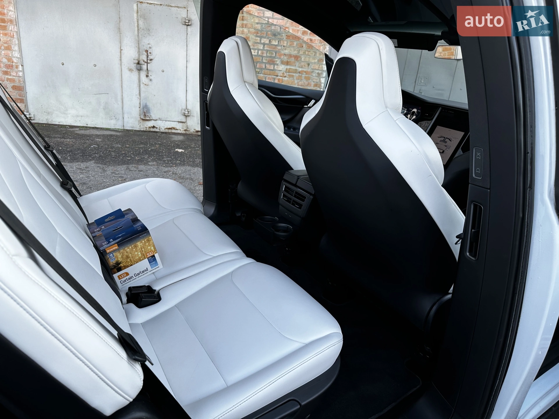 2018 Tesla Model X - мініатюра 28