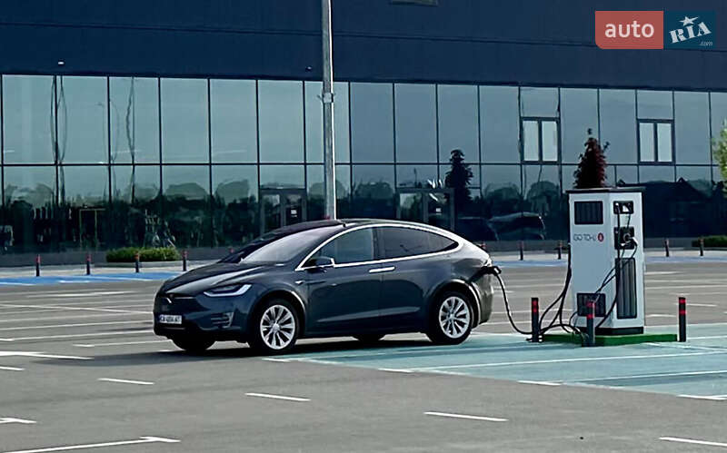Позашляховик / Кросовер Tesla Model X 2018 в Черкасах