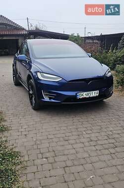 Позашляховик / Кросовер Tesla Model X 2016 в Рівному