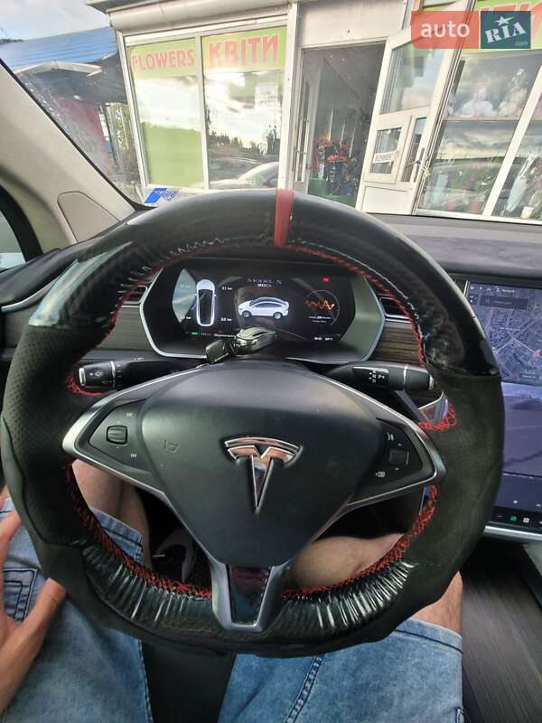 Позашляховик / Кросовер Tesla Model X 2016 в Києві