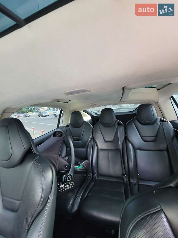 Позашляховик / Кросовер Tesla Model X 2016 в Києві