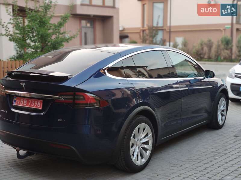 Внедорожник / Кроссовер Tesla Model X 2017 в Нетешине фото 3 Внедорожник / Кроссовер Tesla Model X 2017 в Нетешине