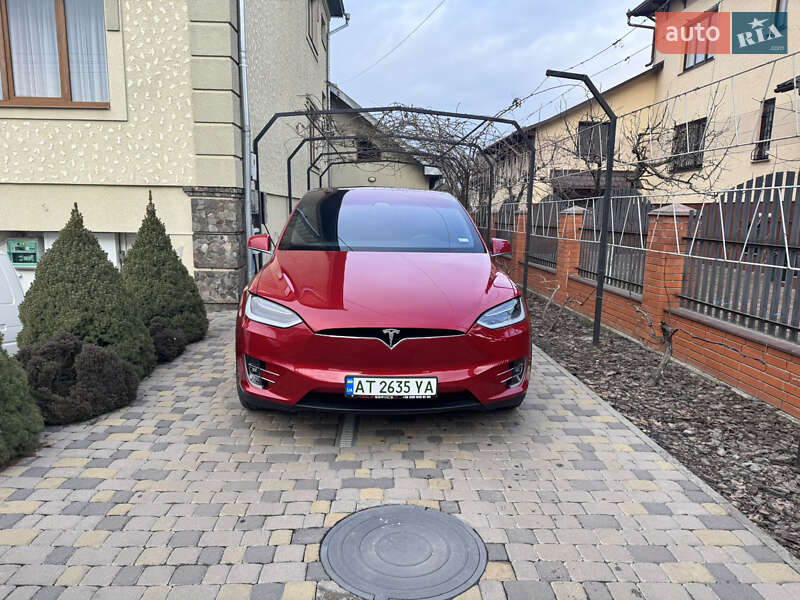 Tesla Model X 2019