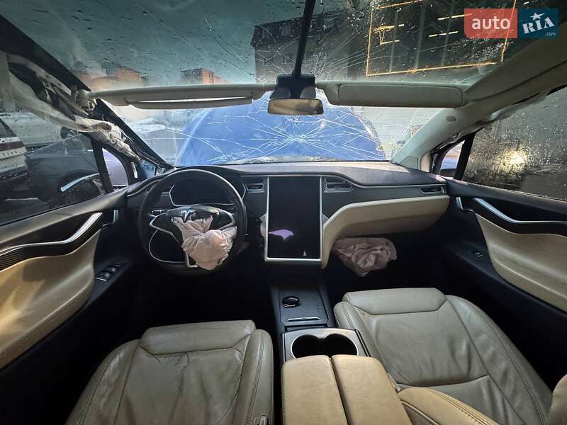 Позашляховик / Кросовер Tesla Model X 2017 в Луцьку фото 24 Позашляховик / Кросовер Tesla Model X 2017 в Луцьку