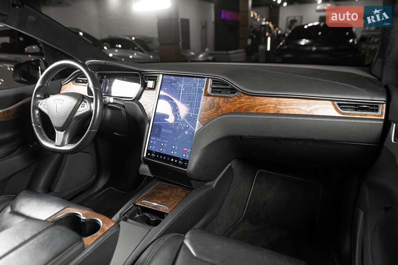 Позашляховик / Кросовер Tesla Model X 2019 в Одесі фото 26 Позашляховик / Кросовер Tesla Model X 2019 в Одесі
