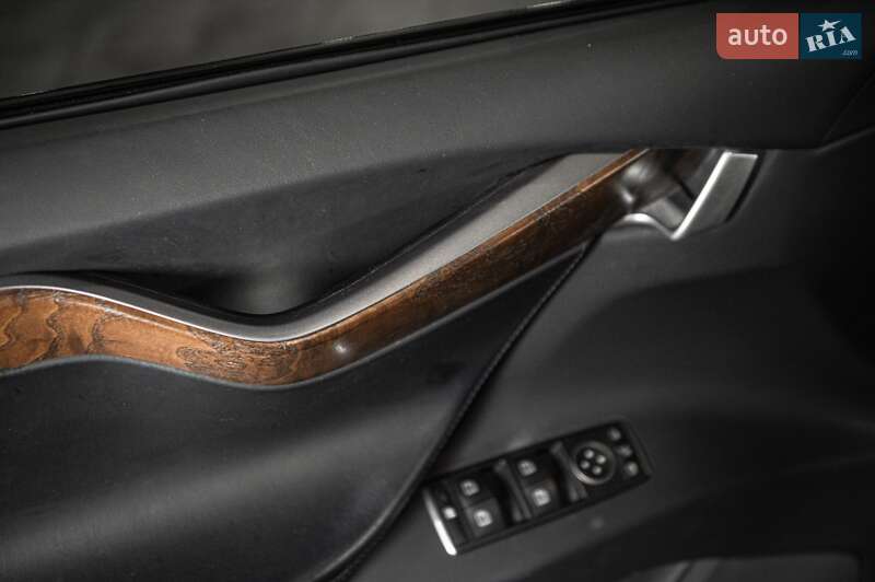 Позашляховик / Кросовер Tesla Model X 2019 в Одесі фото 40 Позашляховик / Кросовер Tesla Model X 2019 в Одесі