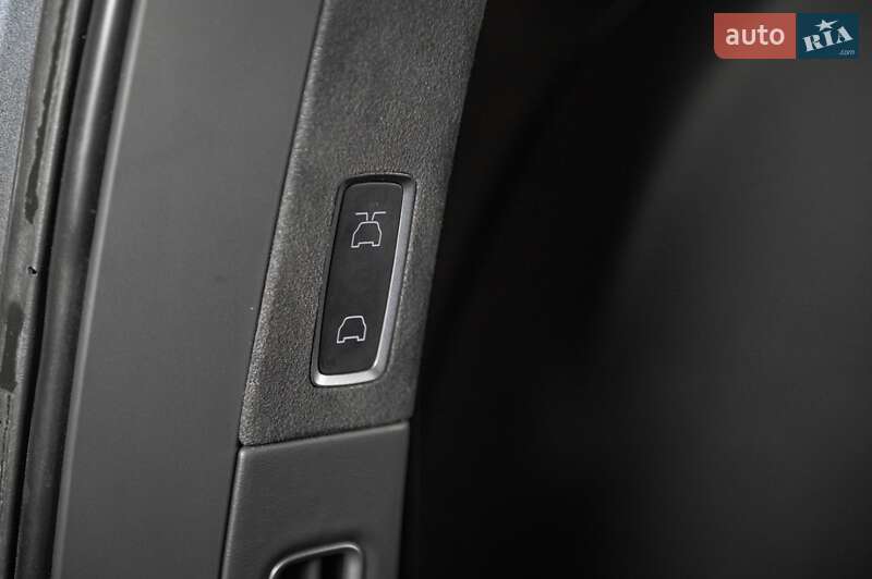 Позашляховик / Кросовер Tesla Model X 2019 в Одесі фото 57 Позашляховик / Кросовер Tesla Model X 2019 в Одесі