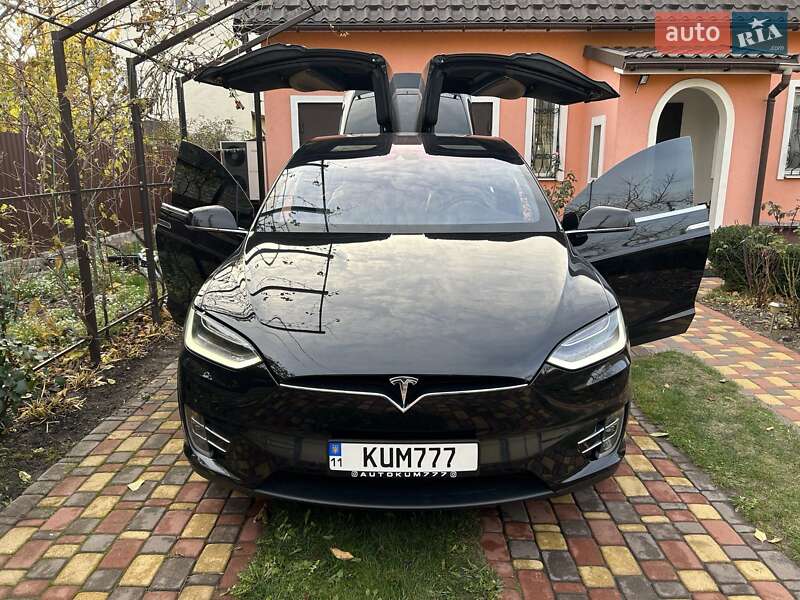 Позашляховик / Кросовер Tesla Model X 2016 в Києві