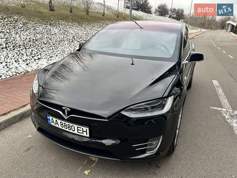 Внедорожник / Кроссовер Tesla Model X 2017 в 