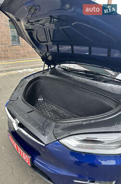 Позашляховик / Кросовер Tesla Model X 2020 в 