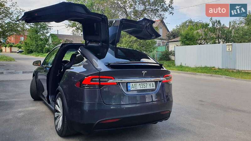 Позашляховик / Кросовер Tesla Model X 2019 в Дніпрі