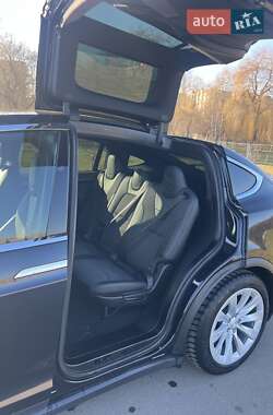 Позашляховик / Кросовер Tesla Model X 2017 в Івано-Франківську