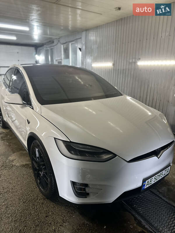 Позашляховик / Кросовер Tesla Model X 2016 в Дніпрі фото 3 Позашляховик / Кросовер Tesla Model X 2016 в Дніпрі