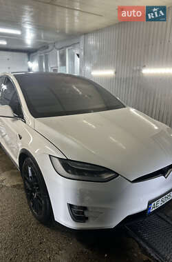 Позашляховик / Кросовер Tesla Model X 2016 в Дніпрі