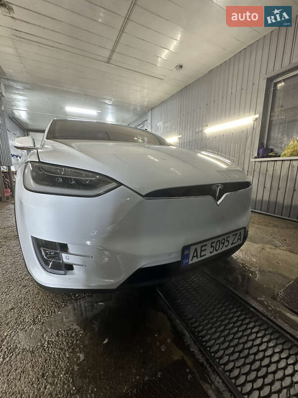 Позашляховик / Кросовер Tesla Model X 2016 в Дніпрі фото 8 Позашляховик / Кросовер Tesla Model X 2016 в Дніпрі