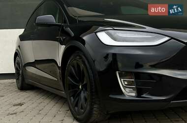 Позашляховик / Кросовер Tesla Model X 2017 в Тернополі