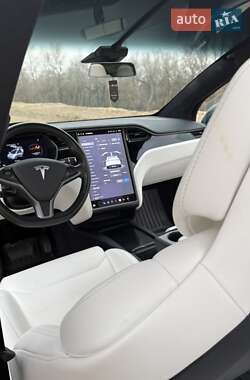 Позашляховик / Кросовер Tesla Model X 2018 в 