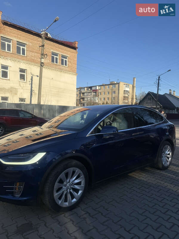 Позашляховик / Кросовер Tesla Model X 2016 в Івано-Франківську