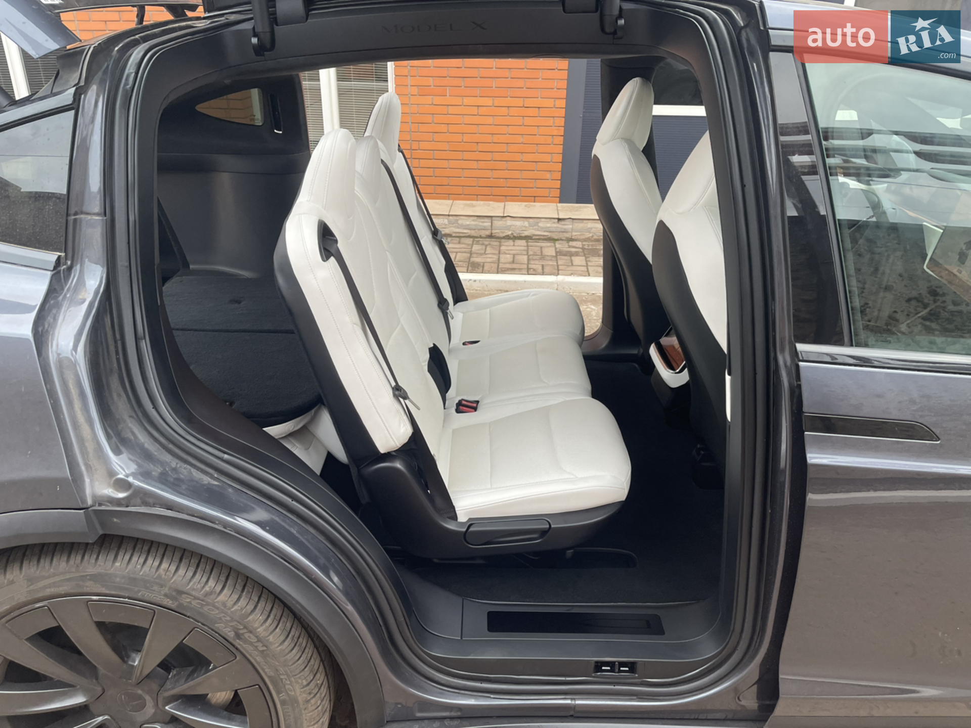 2022 Tesla Model X - мініатюра 18