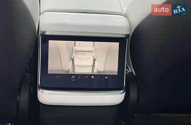 Позашляховик / Кросовер Tesla Model X 2022 в 