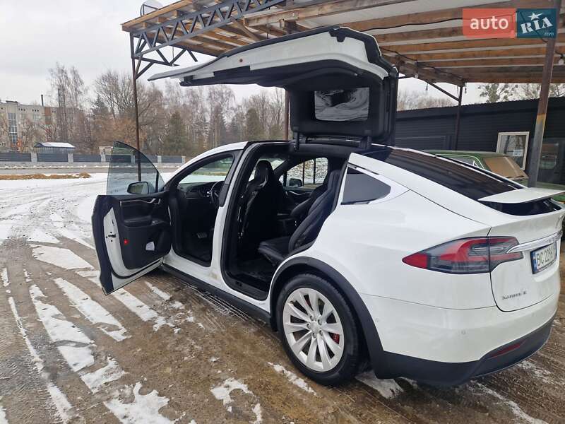 Позашляховик / Кросовер Tesla Model X 2016 в Львові фото 13 Позашляховик / Кросовер Tesla Model X 2016 в Львові
