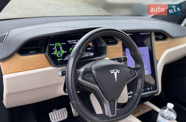 Позашляховик / Кросовер Tesla Model X 2020 в 