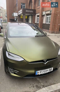 Позашляховик / Кросовер Tesla Model X 2020 в 