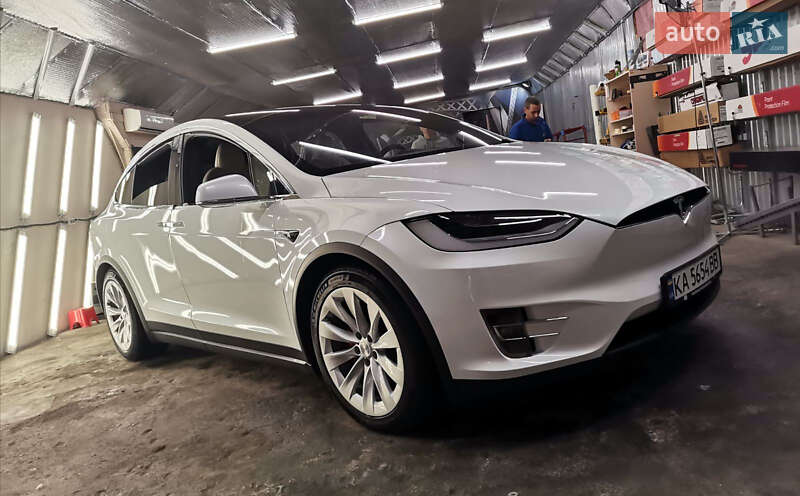 Внедорожник / Кроссовер Tesla Model X 2020 в Киеве