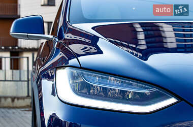 Позашляховик / Кросовер Tesla Model X 2019 в 