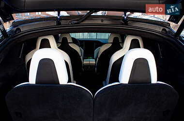 Позашляховик / Кросовер Tesla Model X 2019 в 