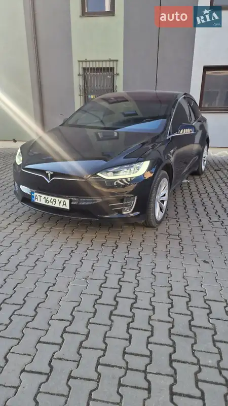 Внедорожник / Кроссовер Tesla Model X 2018 в 