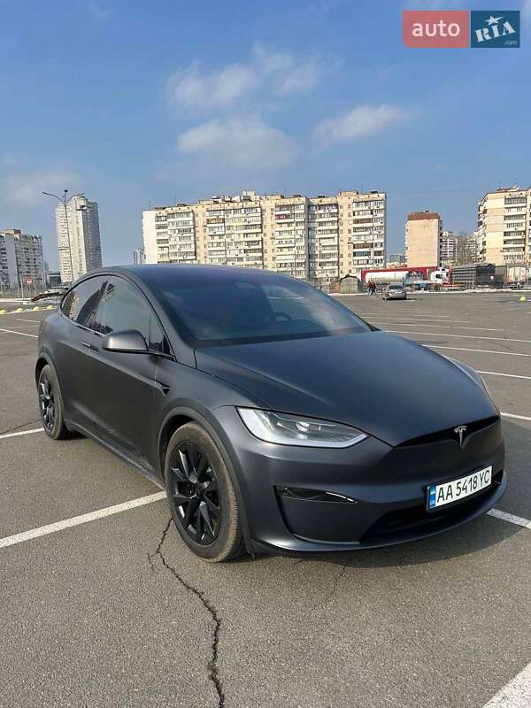 Позашляховик / Кросовер Tesla Model X 2024 в 