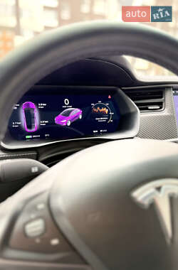 Внедорожник / Кроссовер Tesla Model X 2019 в Киеве