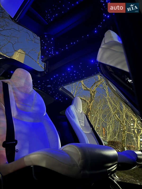 Внедорожник / Кроссовер Tesla Model X 2016 в Киеве