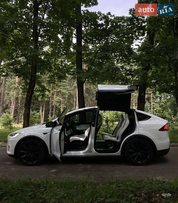 Внедорожник / Кроссовер Tesla Model X 2016 в Киеве
