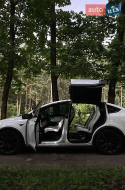 Внедорожник / Кроссовер Tesla Model X 2016 в 
