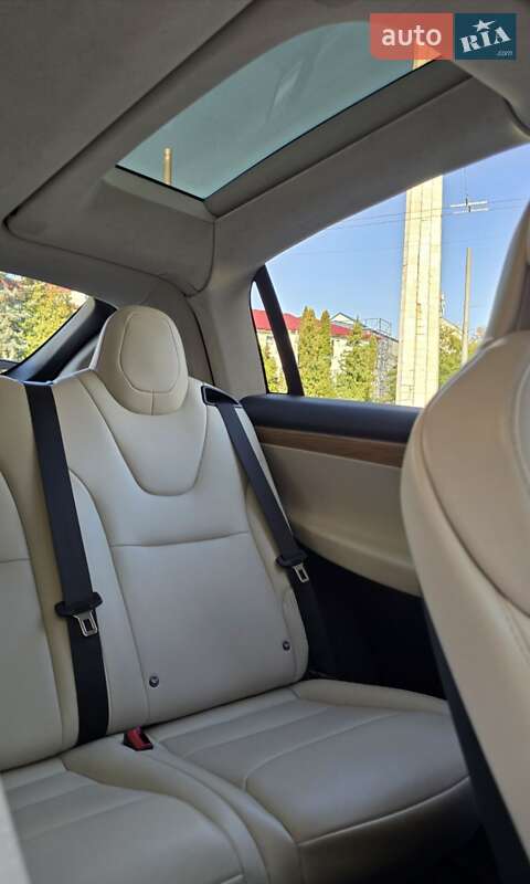 Позашляховик / Кросовер Tesla Model X 2018 в Івано-Франківську