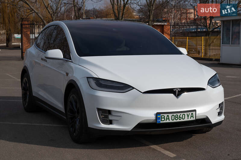 Внедорожник / Кроссовер Tesla Model X 2016 в Александрие