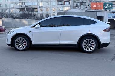 Позашляховик / Кросовер Tesla Model X 2020 в 